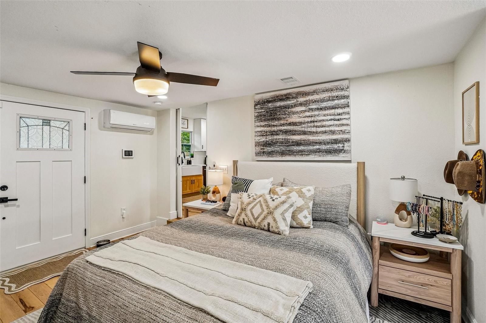 4703 W WALLACE AVE — photo 15
