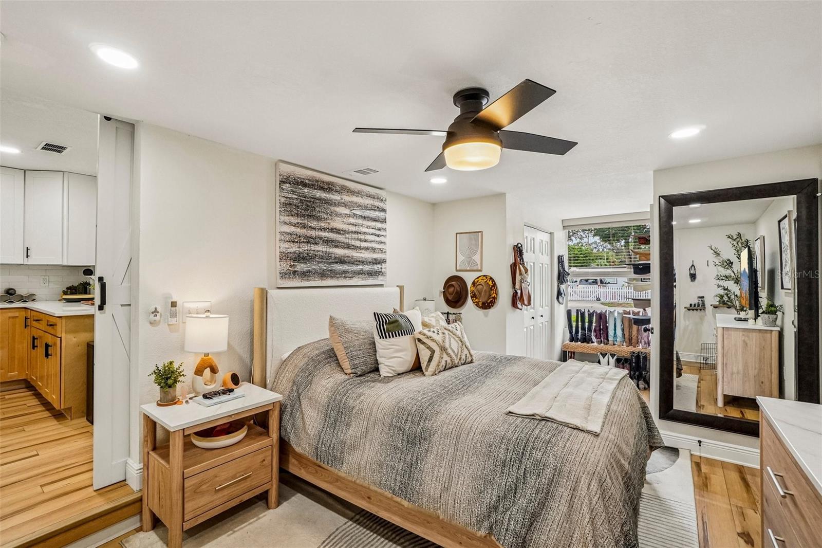 4703 W WALLACE AVE — photo 14
