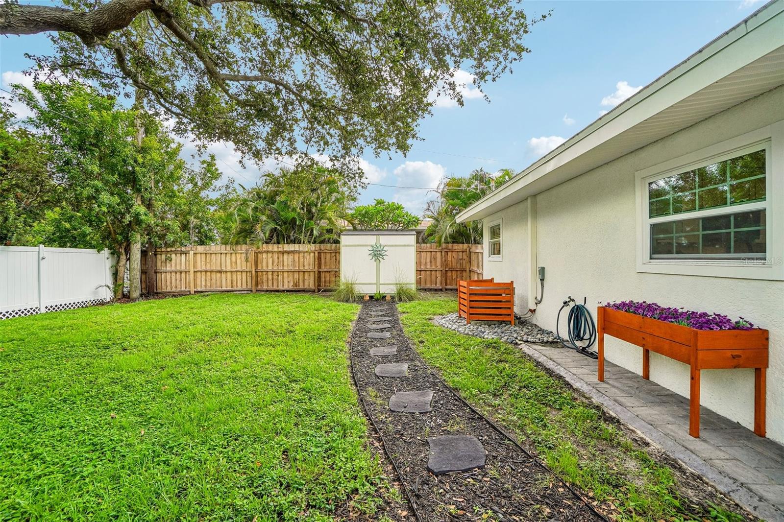 4703 W WALLACE AVE — photo 35