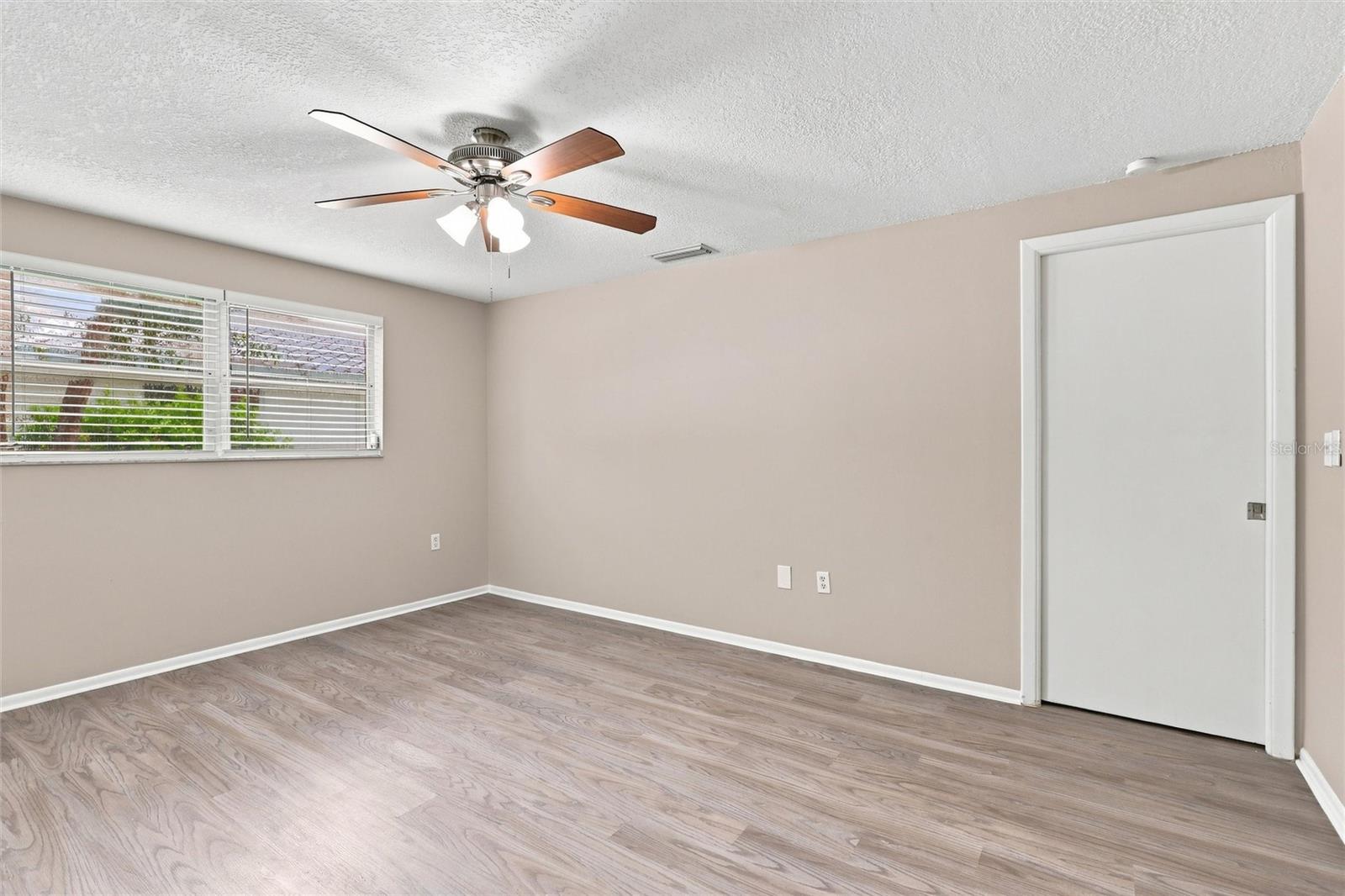 131 DEGAS DR — photo 30