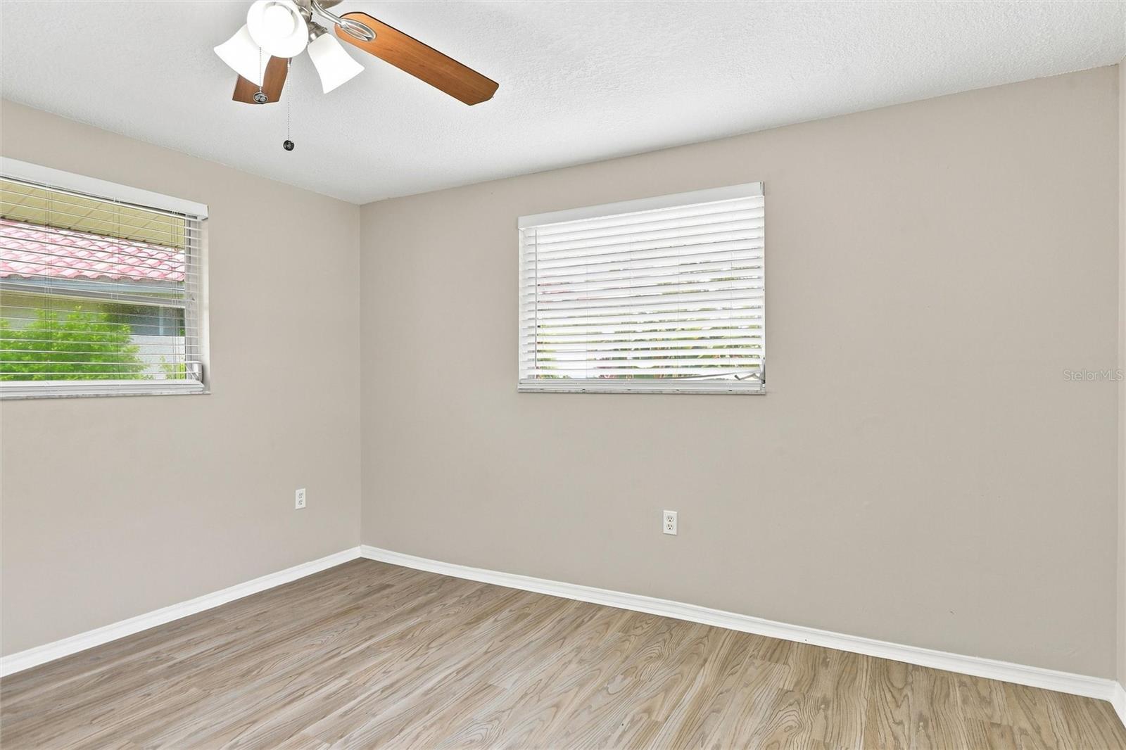 131 DEGAS DR — photo 22