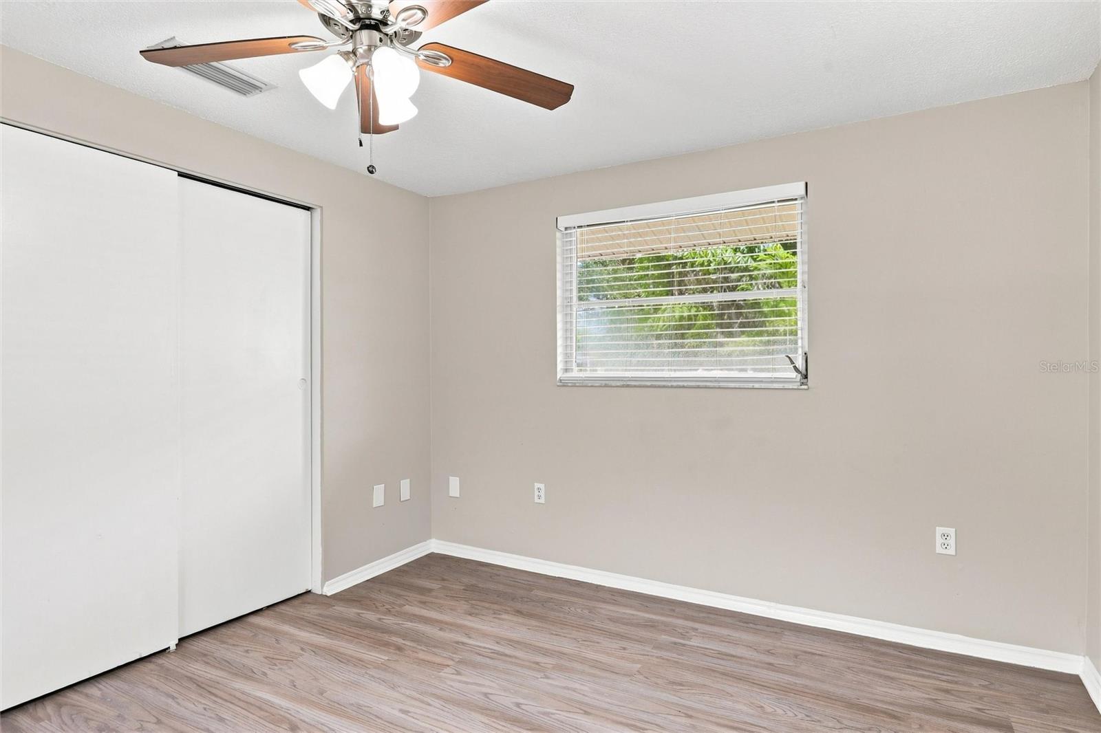 131 DEGAS DR — photo 23