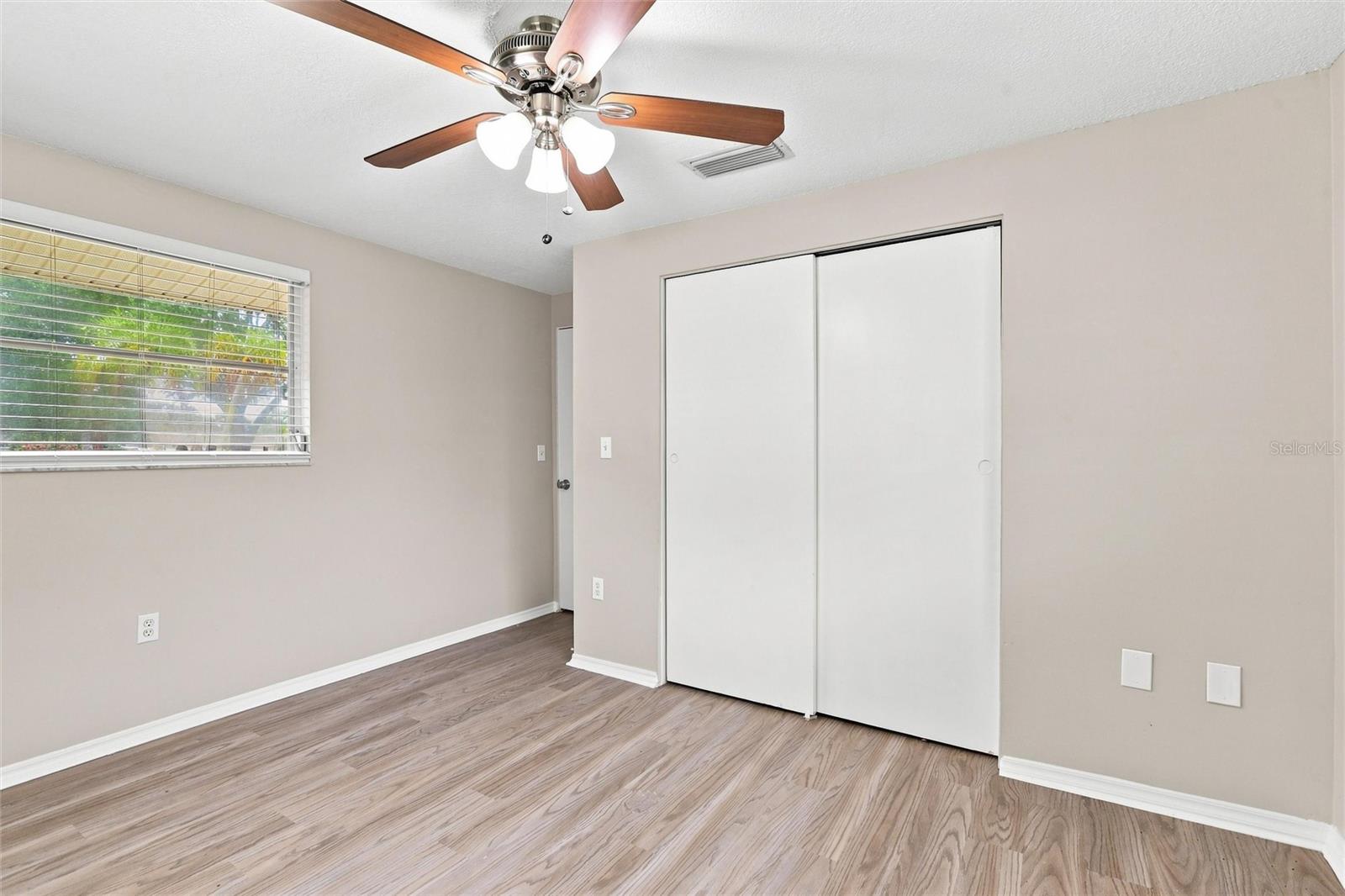 131 DEGAS DR — photo 24