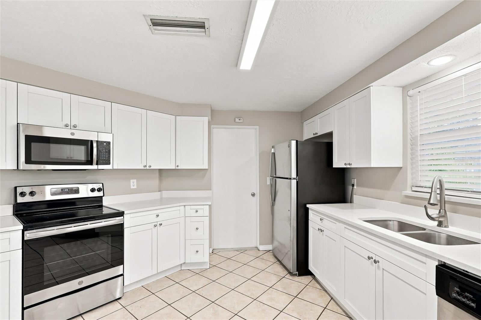 131 DEGAS DR — photo 4