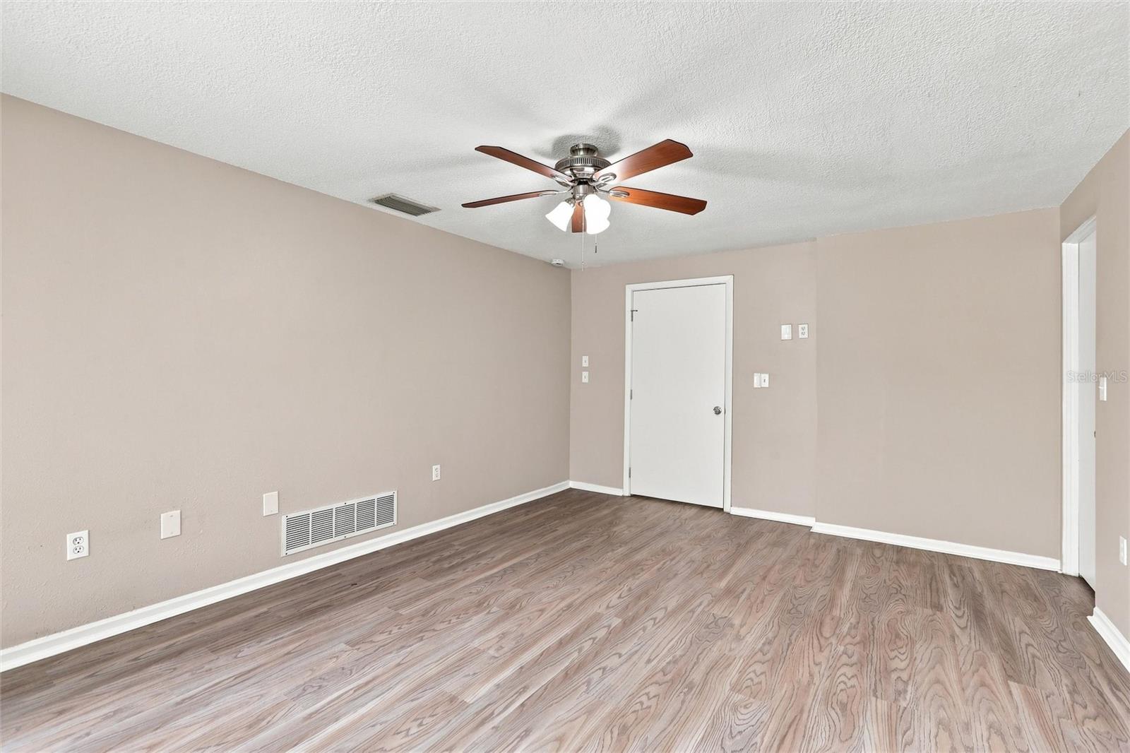 131 DEGAS DR — photo 19
