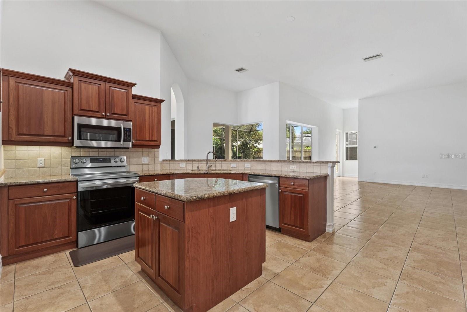 7595 TRILLIUM BLVD — photo 14