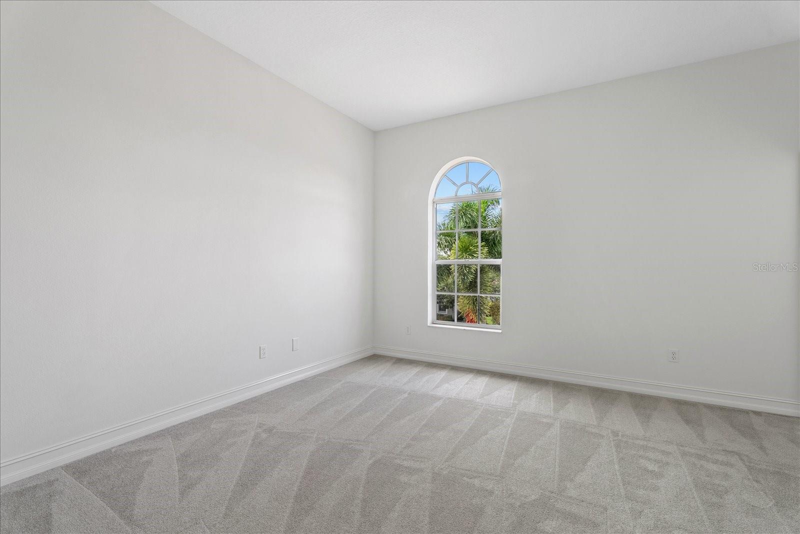 7595 TRILLIUM BLVD — photo 37