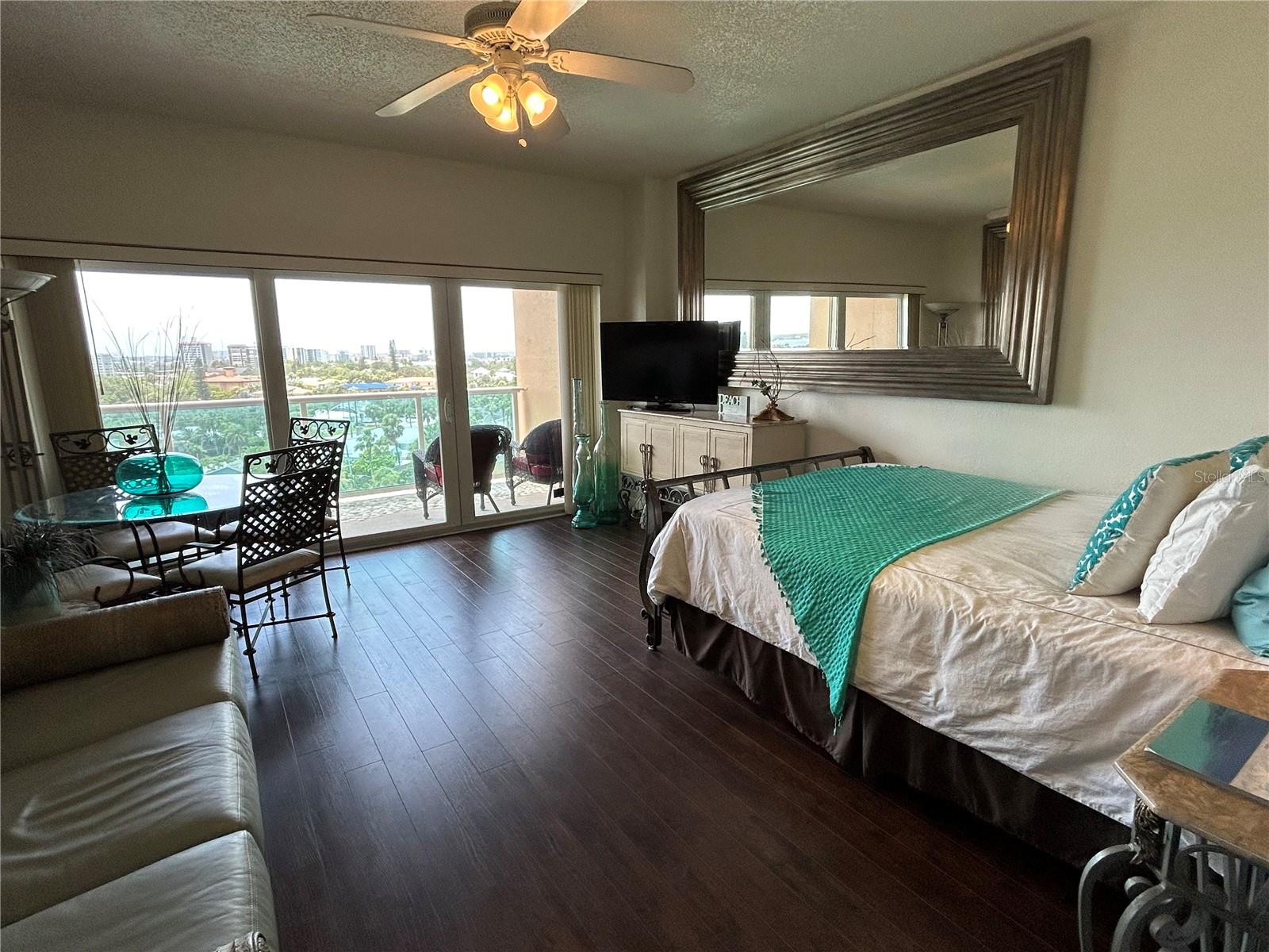 880 MANDALAY AVE #604 — photo 3