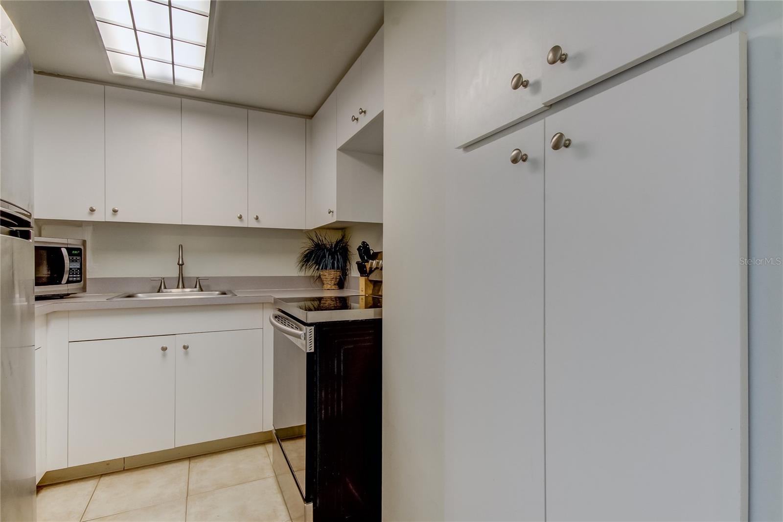 880 MANDALAY AVE #604 — photo 5
