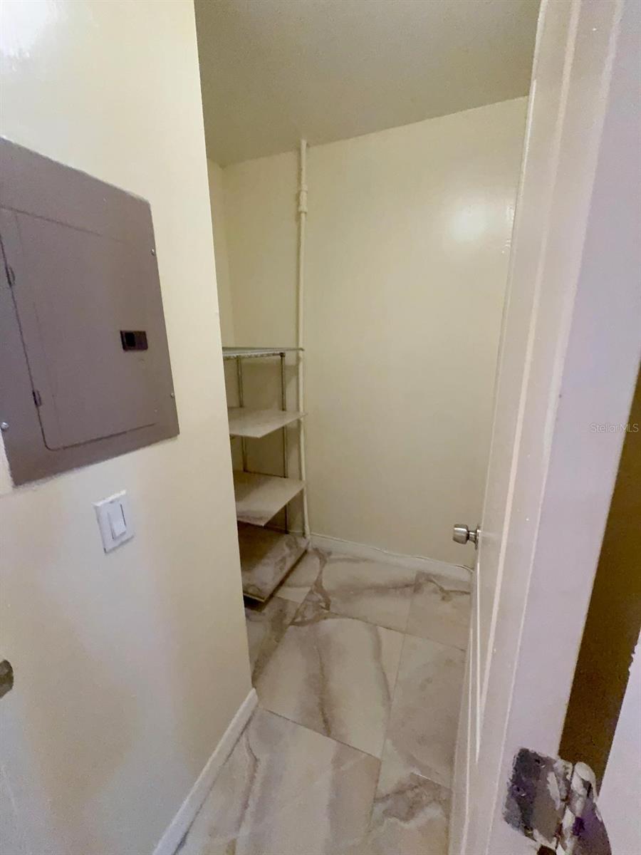9109 W HILLSBOROUGH AVE #J109 — photo 6