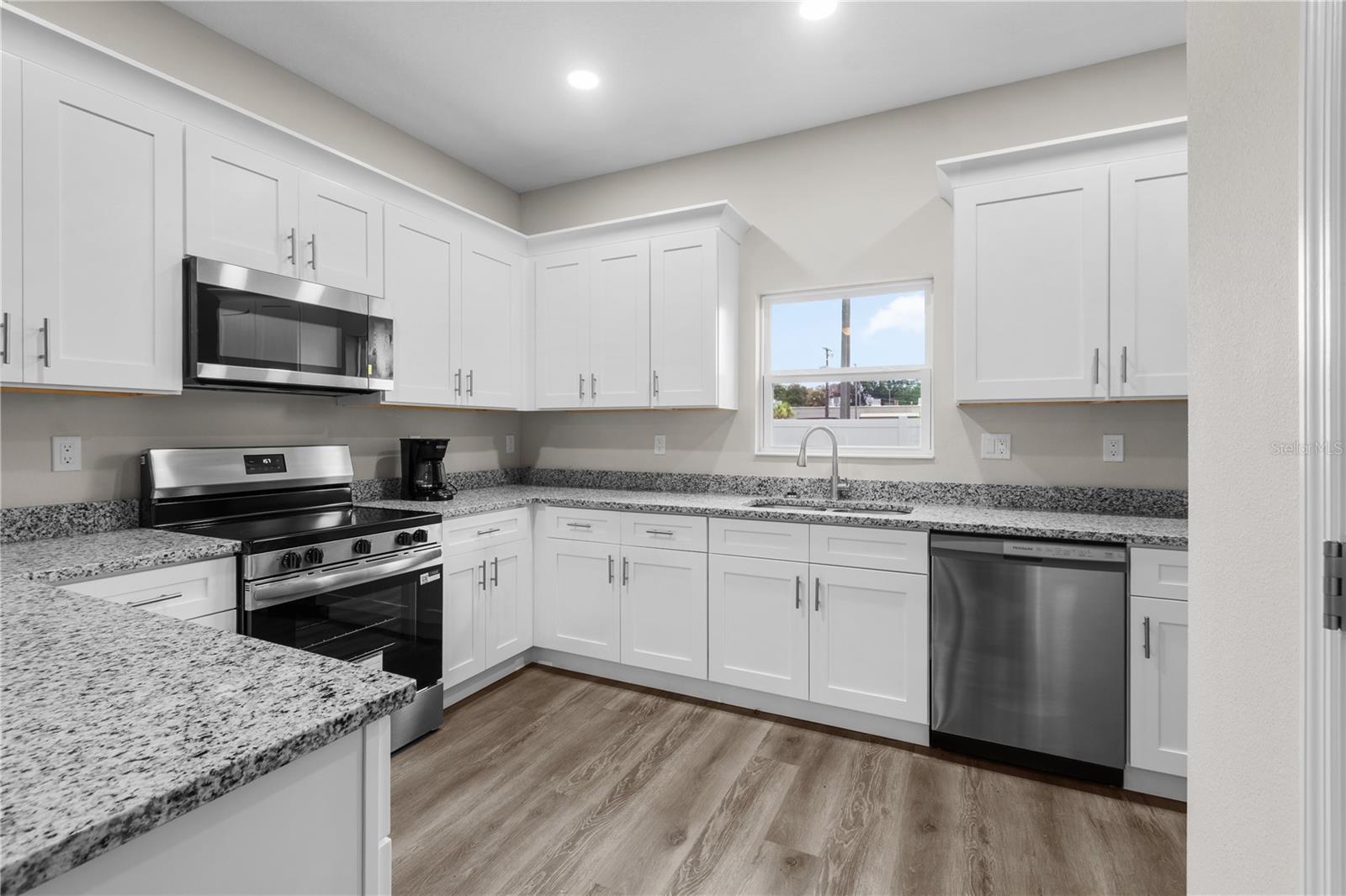 5017 FINDERS CT — photo 10