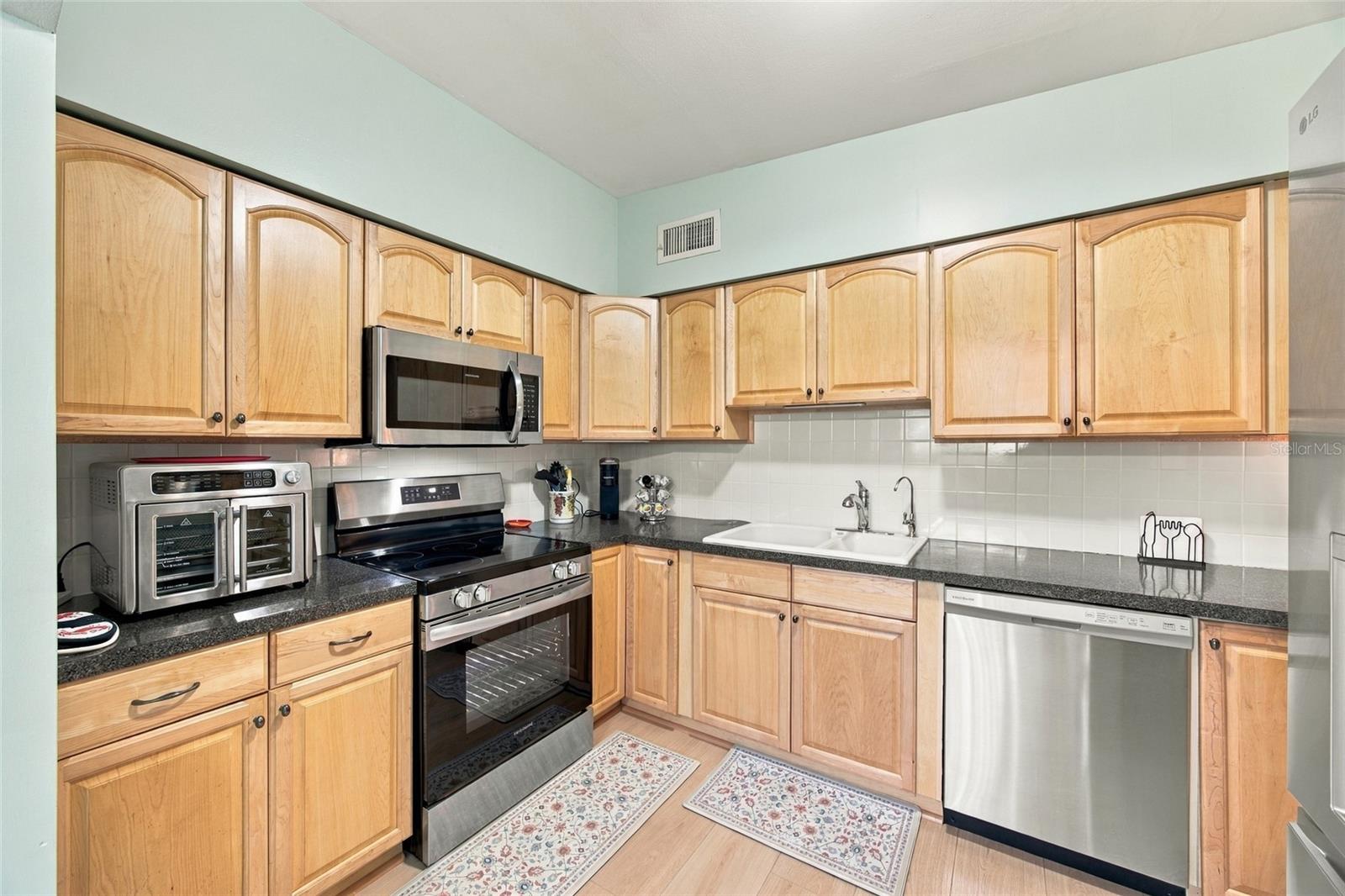 7812 N GOMEZ AVE — photo 13