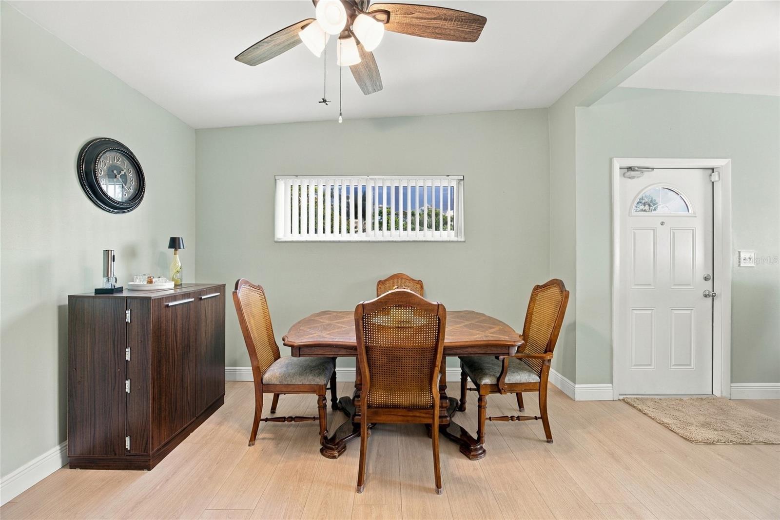 7812 N GOMEZ AVE — photo 12