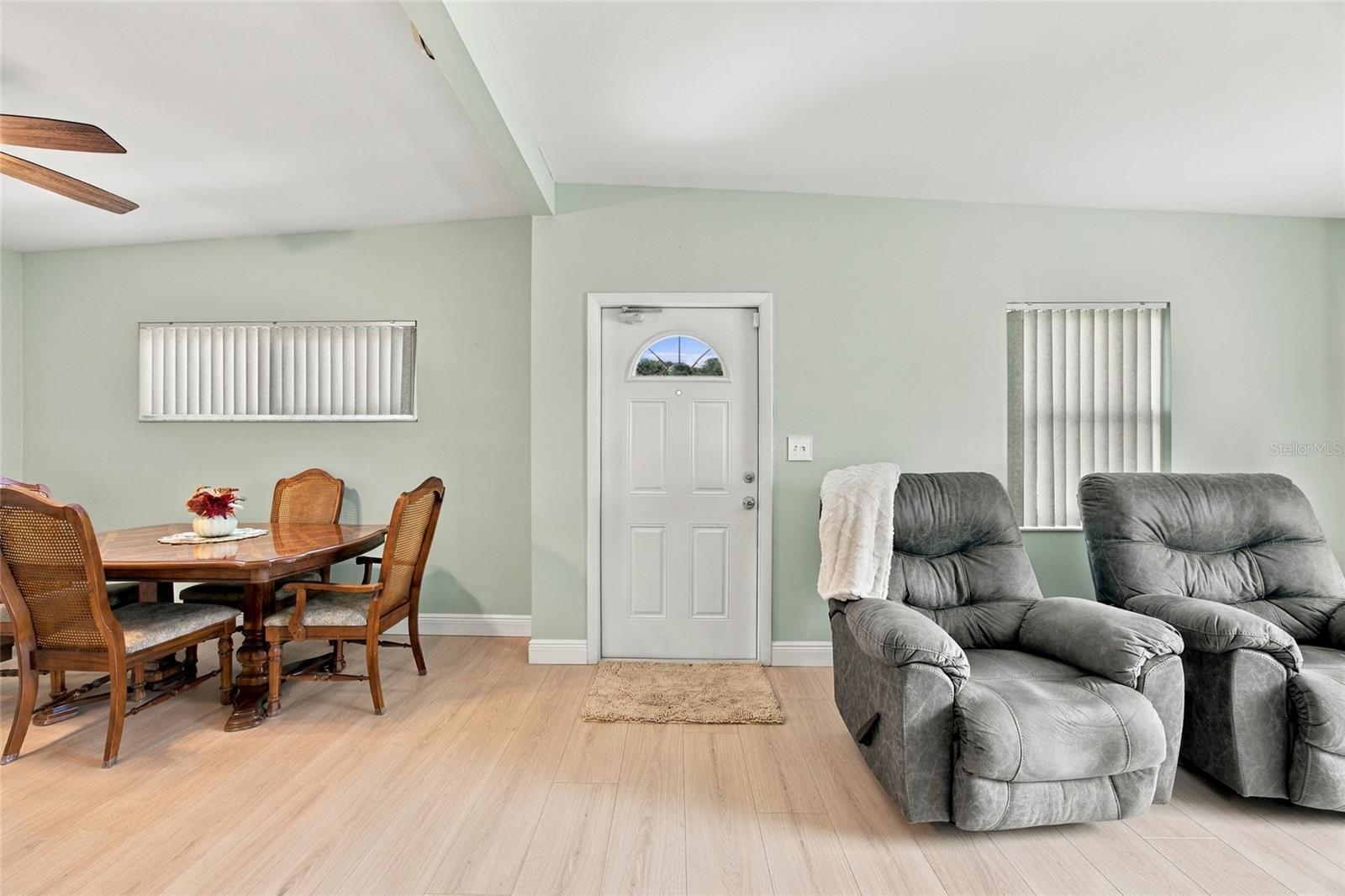 7812 N GOMEZ AVE — photo 10
