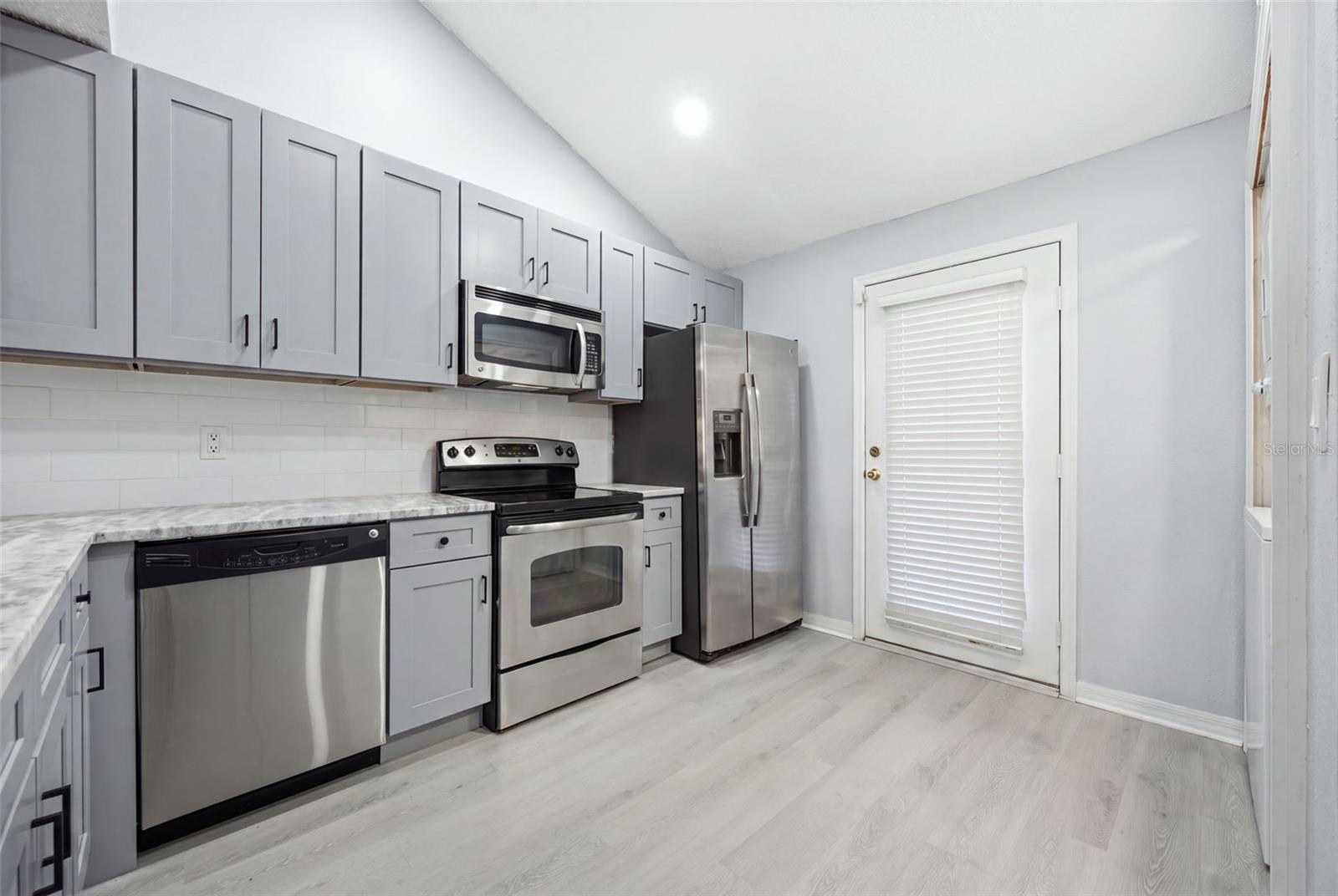 3401 CYPRESS HEAD CT — photo 2