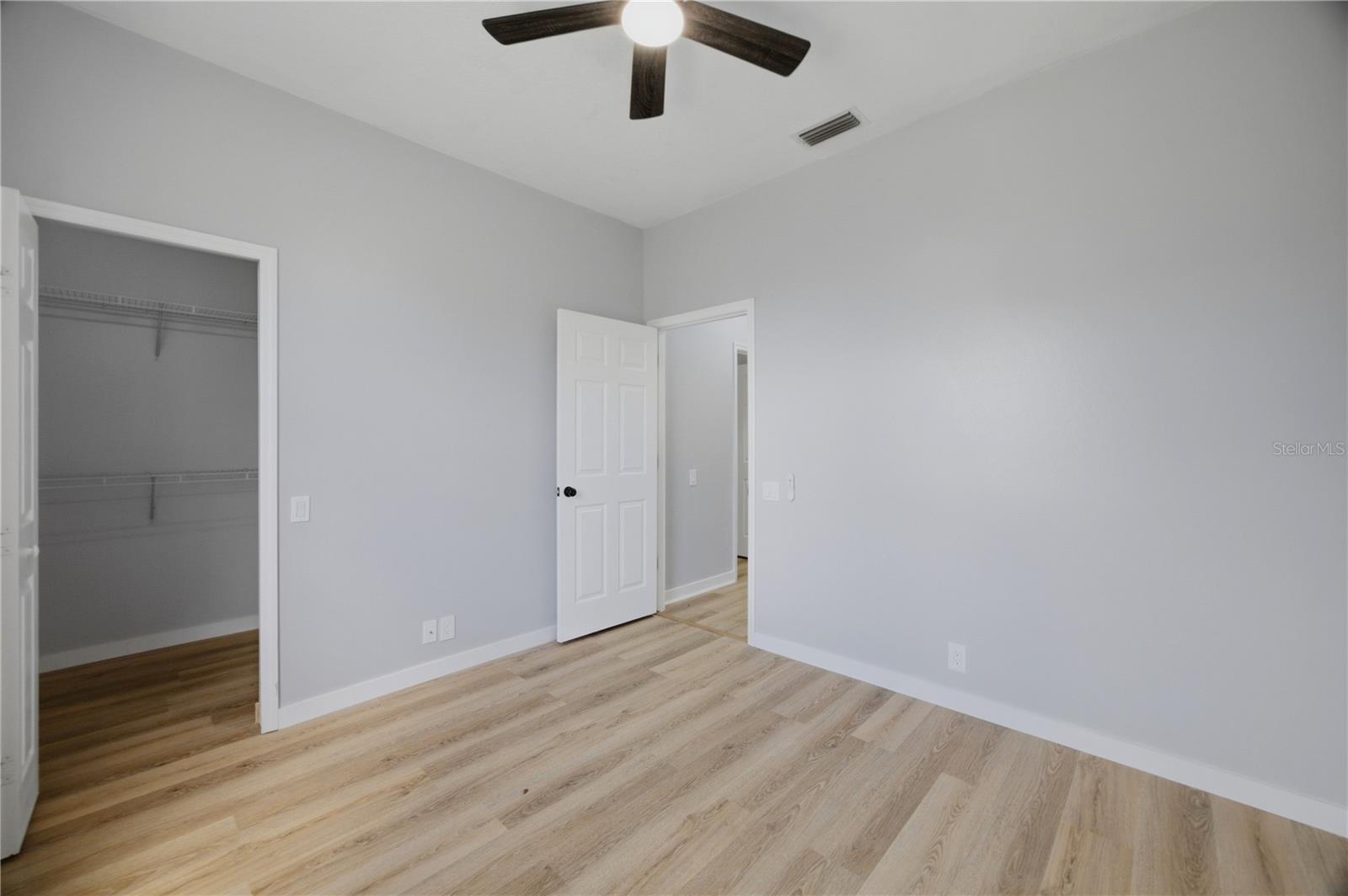 518 HUNTER LN — photo 30