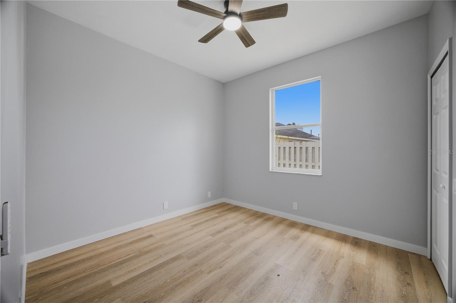 518 HUNTER LN — photo 23