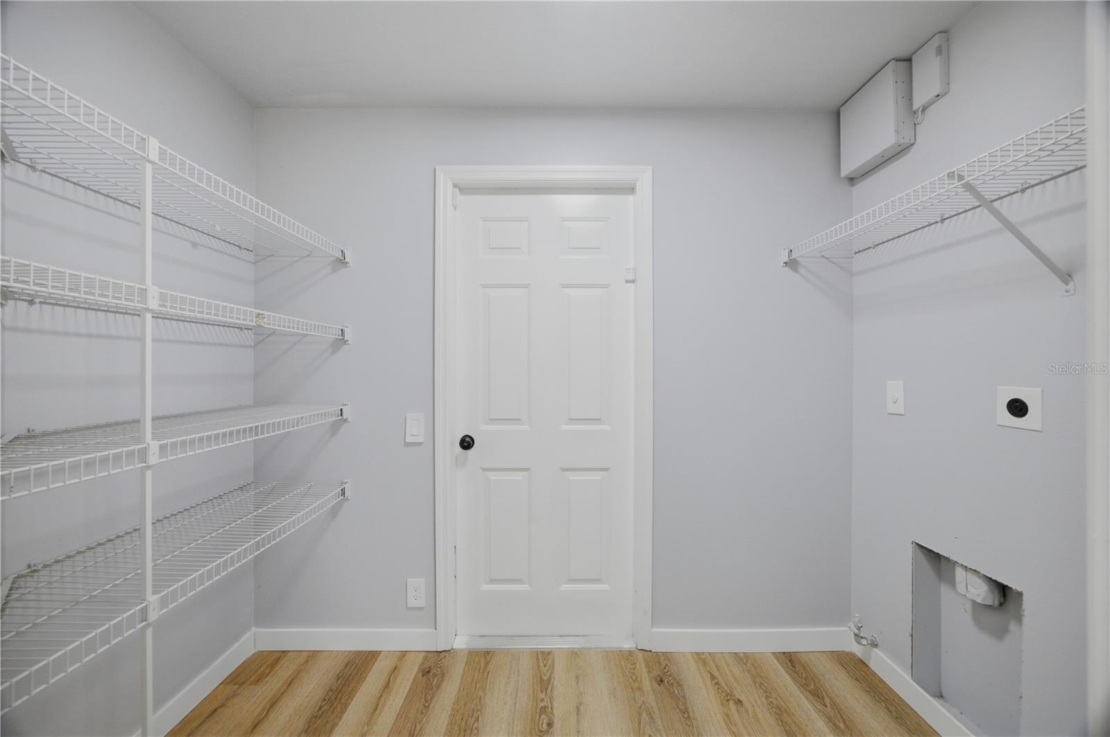 518 HUNTER LN — photo 38