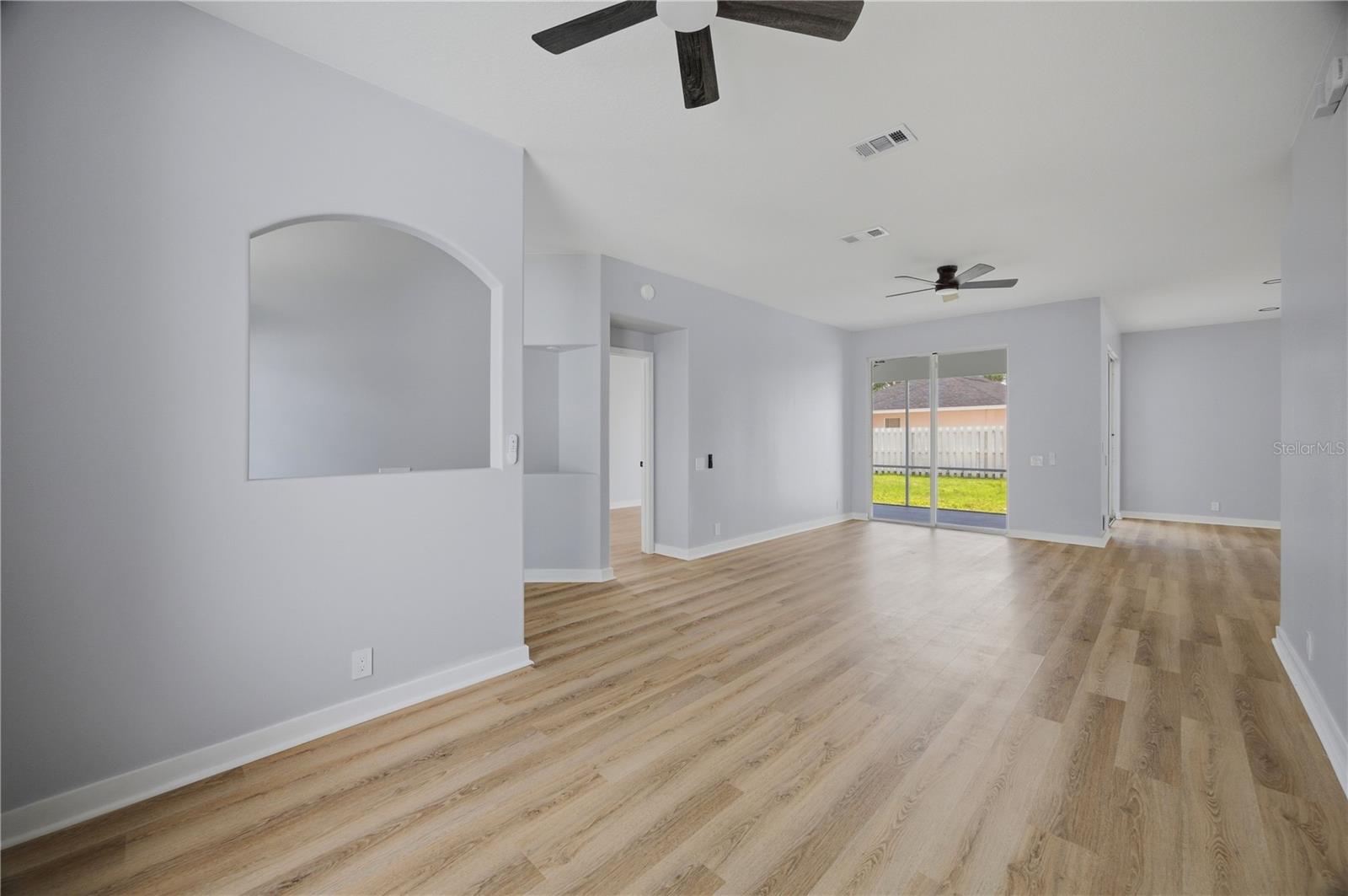 518 HUNTER LN — photo 11