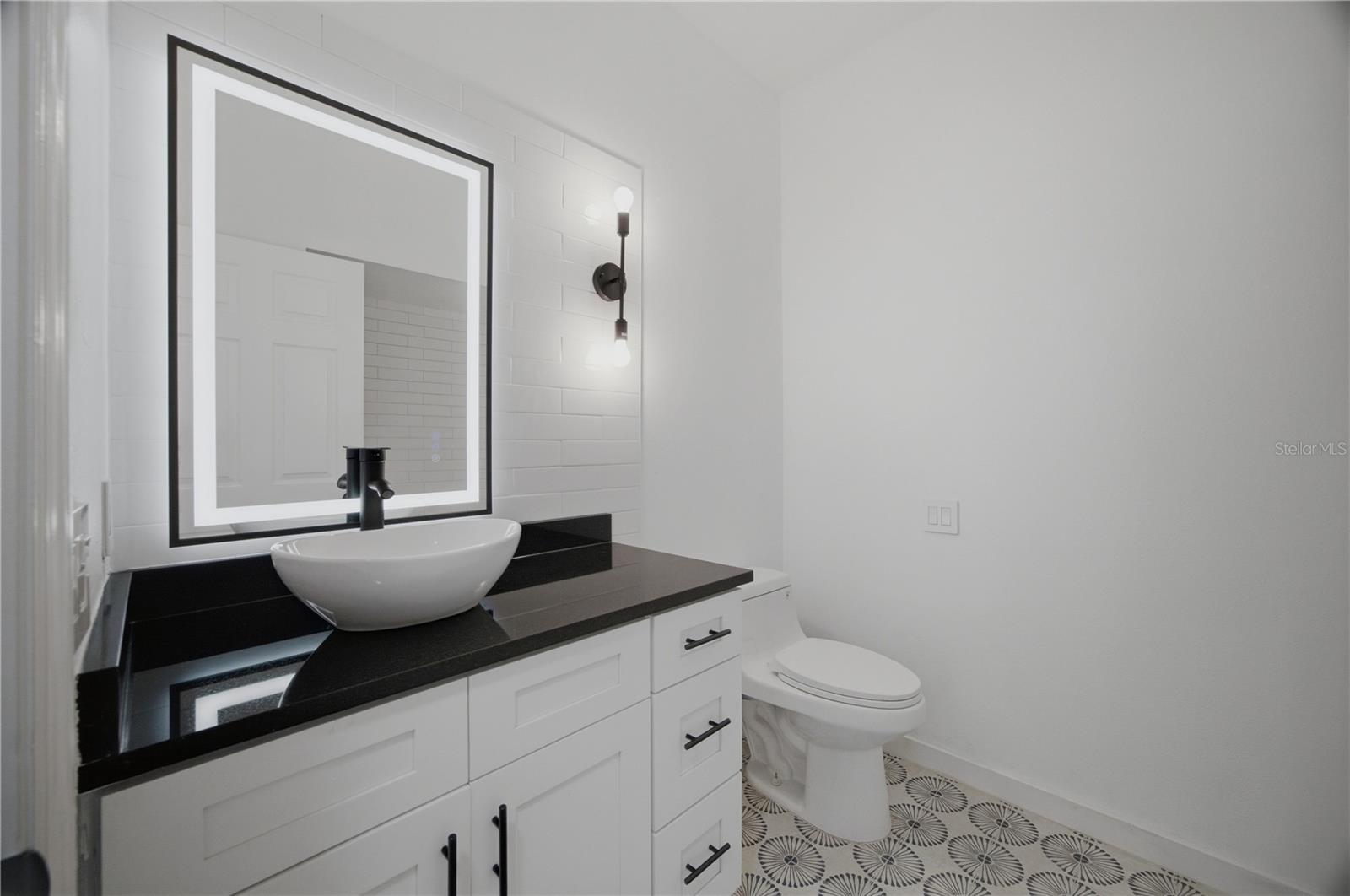 518 HUNTER LN — photo 25