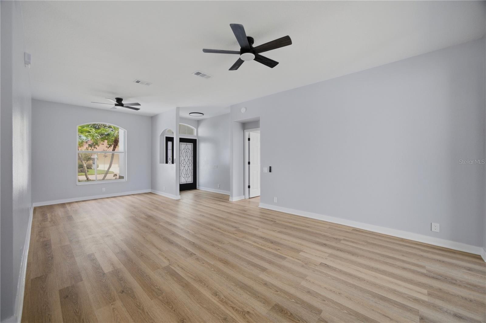 518 HUNTER LN — photo 12