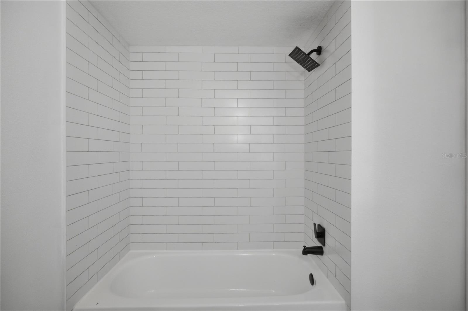 518 HUNTER LN — photo 27