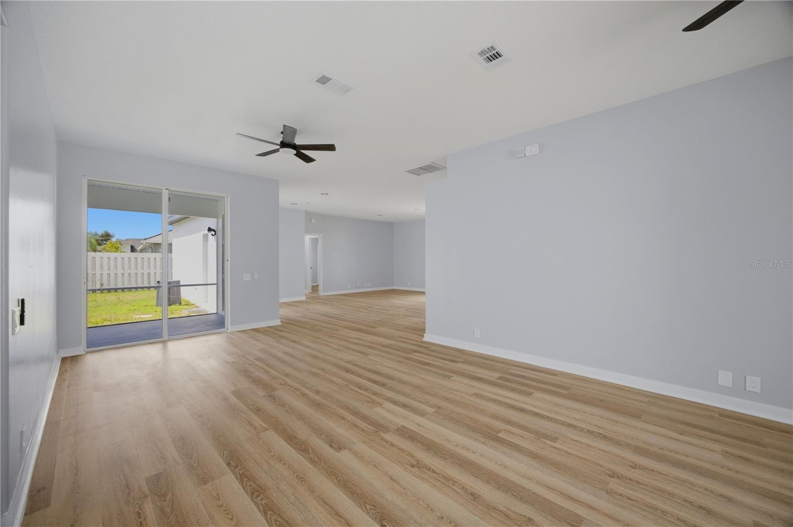 518 HUNTER LN — photo 8