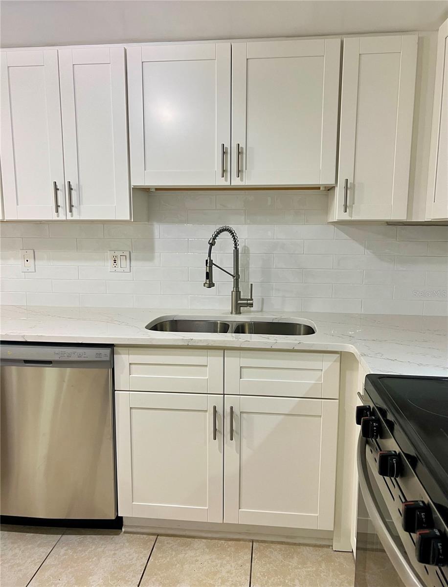 632 EDGEWATER DR #139 — photo 9