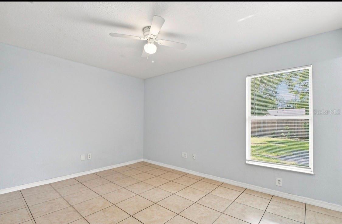 5717 E 11TH ST E — photo 15