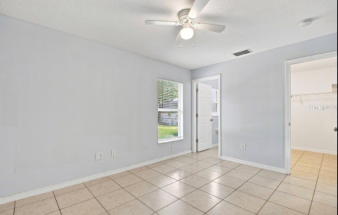 5717 E 11TH ST E — photo 10