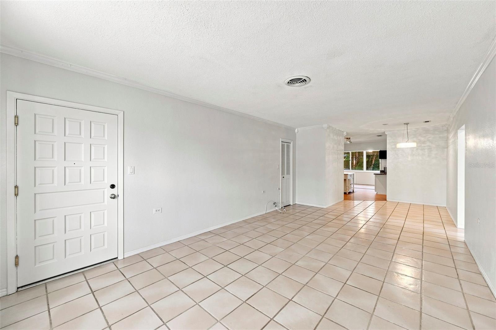 1342 SNELL ISLE BLVD NE #4 — photo 4