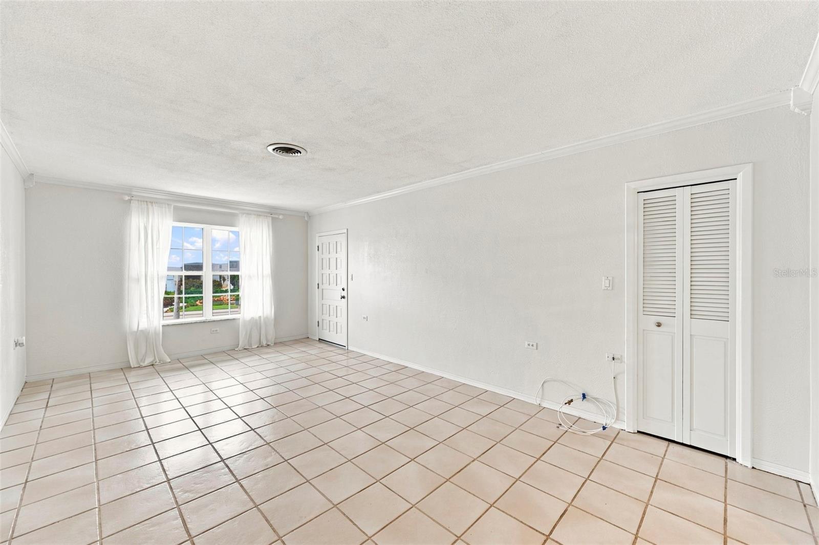 1342 SNELL ISLE BLVD NE #4 — photo 3