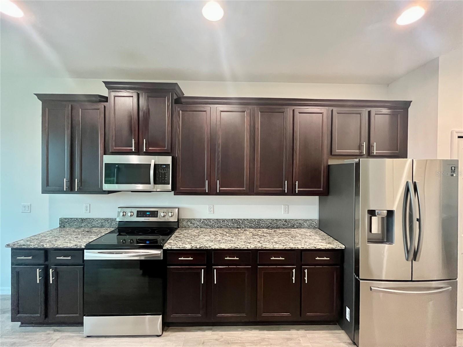 13554 MARILYN CT — photo 9