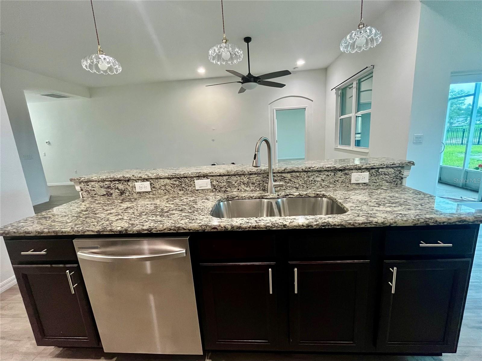 13554 MARILYN CT — photo 10