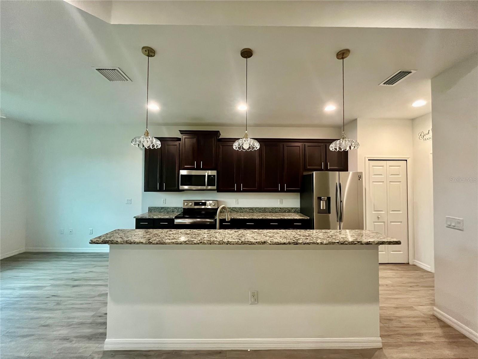 13554 MARILYN CT — photo 8