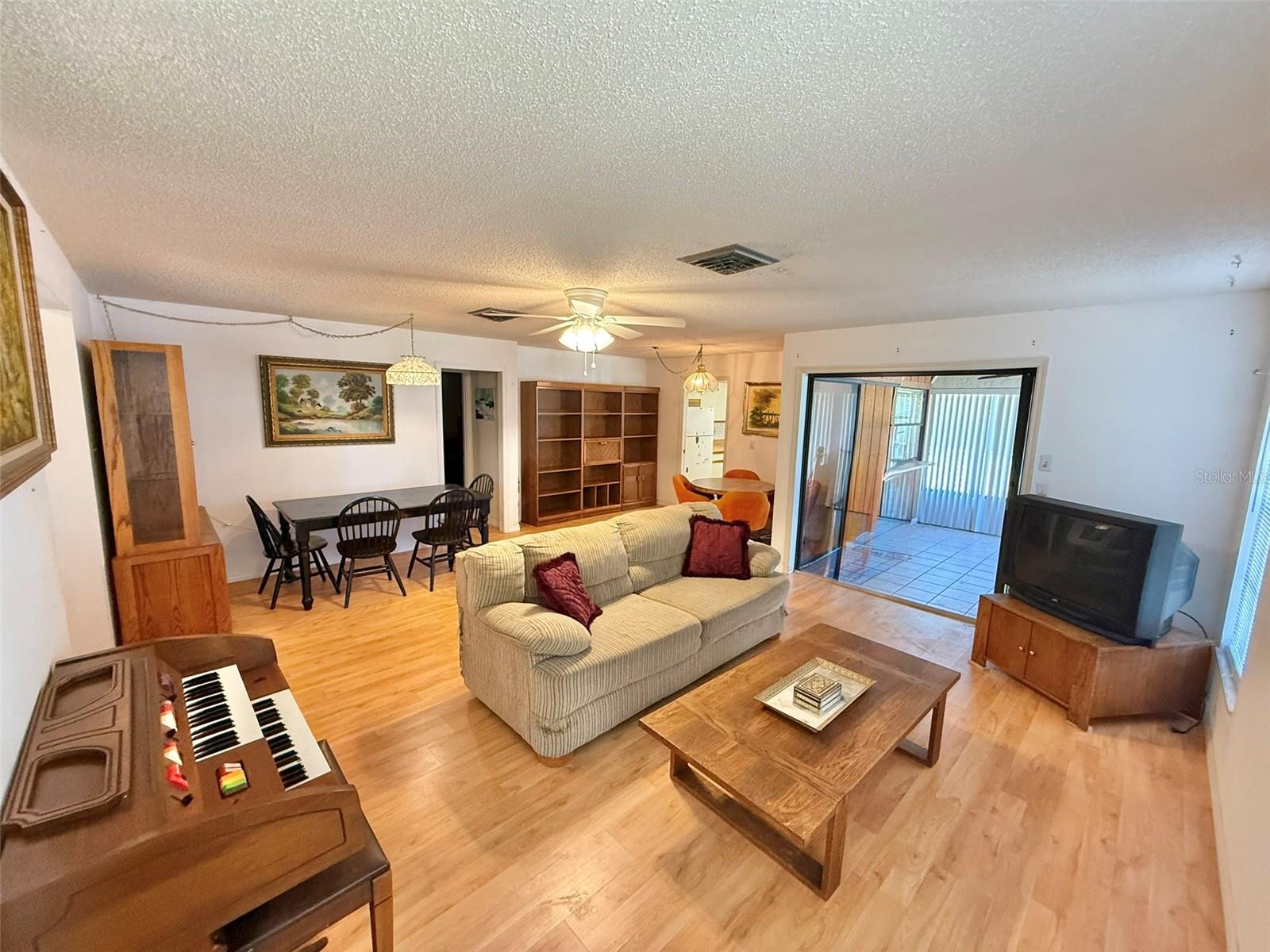 3112 VIVIENDA BLVD — photo 4
