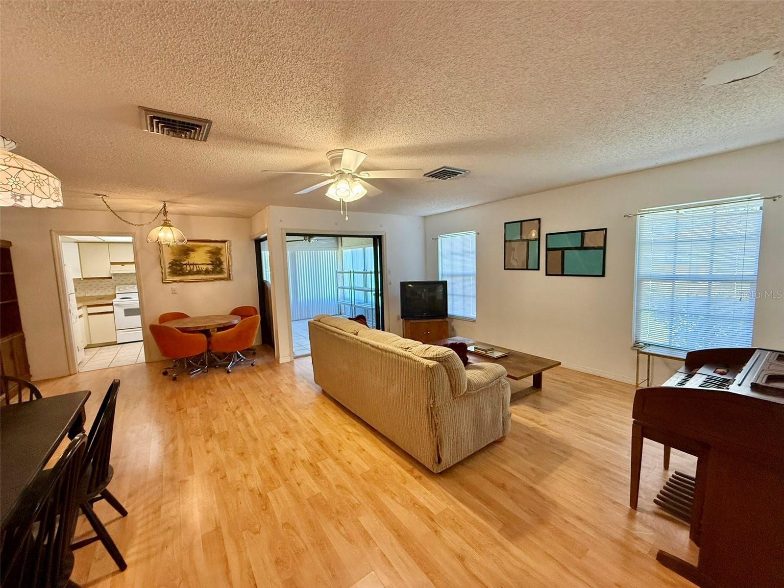 3112 VIVIENDA BLVD — photo 7