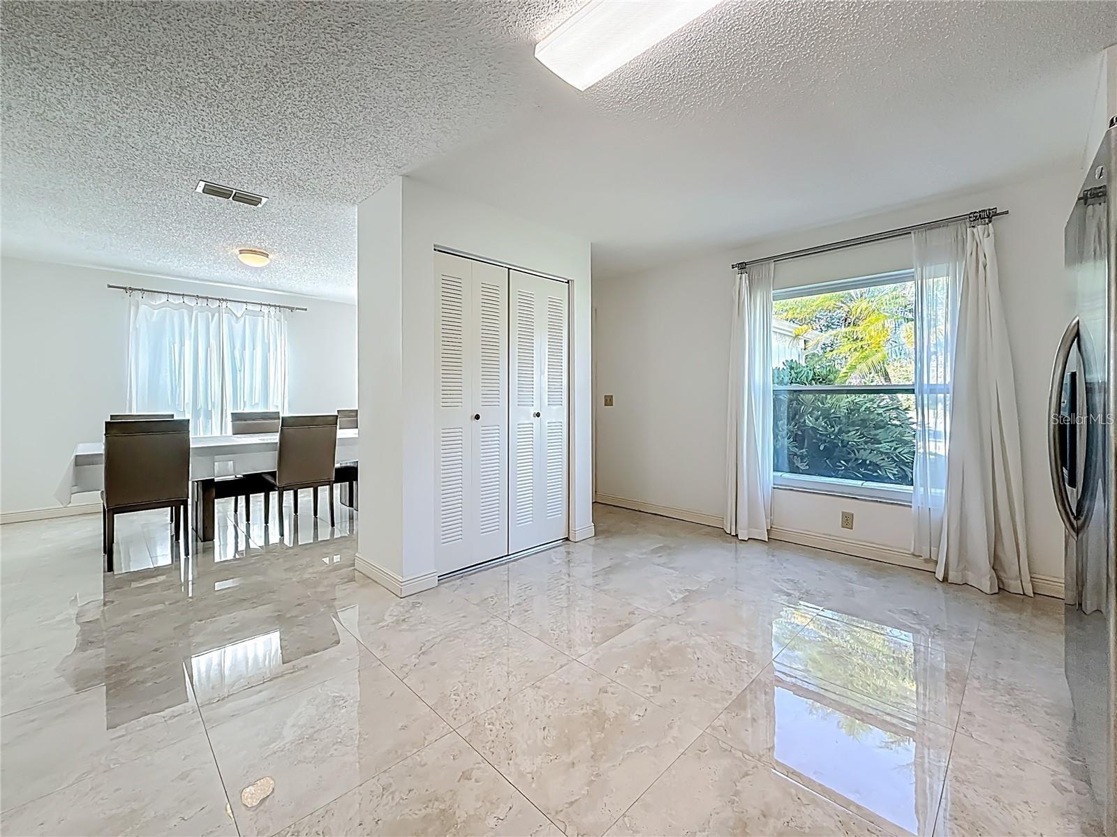 1909 CASTLE BAY CT — photo 4