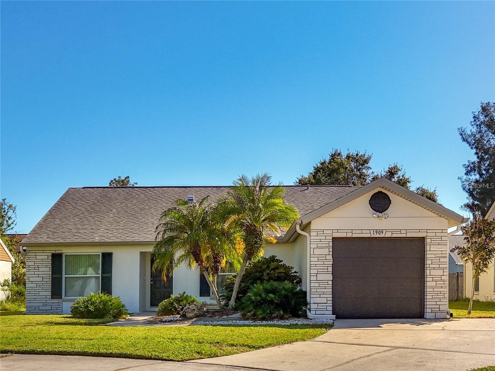 1909 CASTLE BAY CT — photo 2