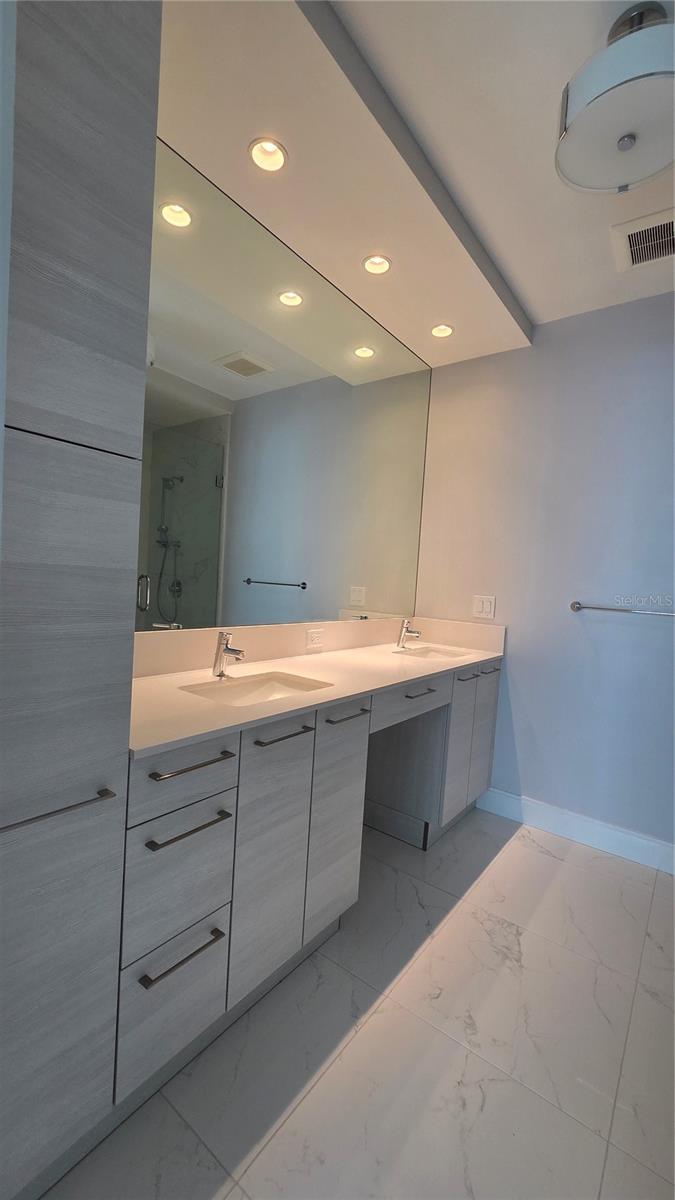 100 1ST AVE N #2406 — photo 23