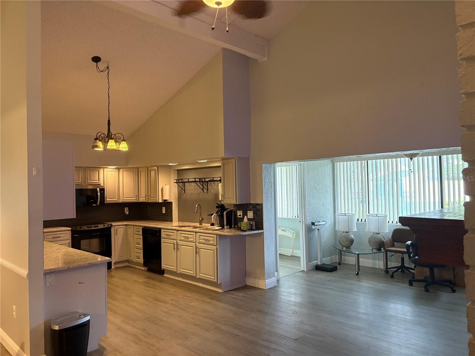 2101 SUNSET POINT RD #2105 — photo 12