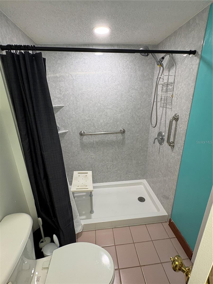 2101 SUNSET POINT RD #2105 — photo 29