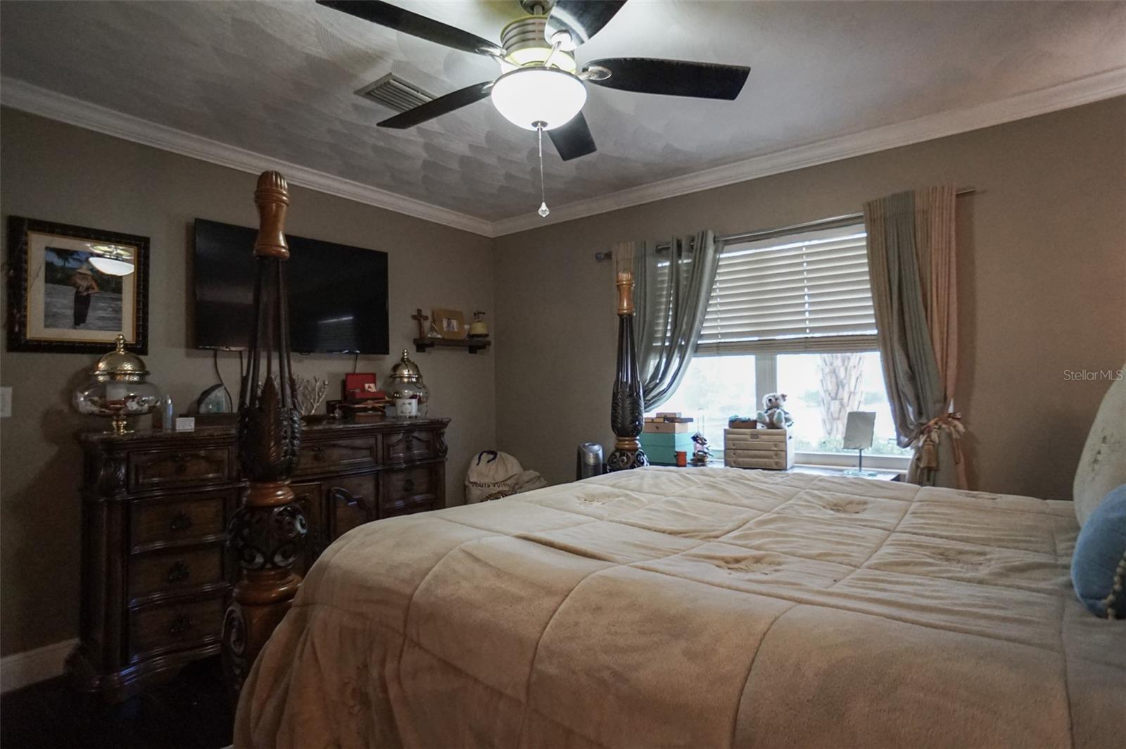 328 CARL AVE — photo 12