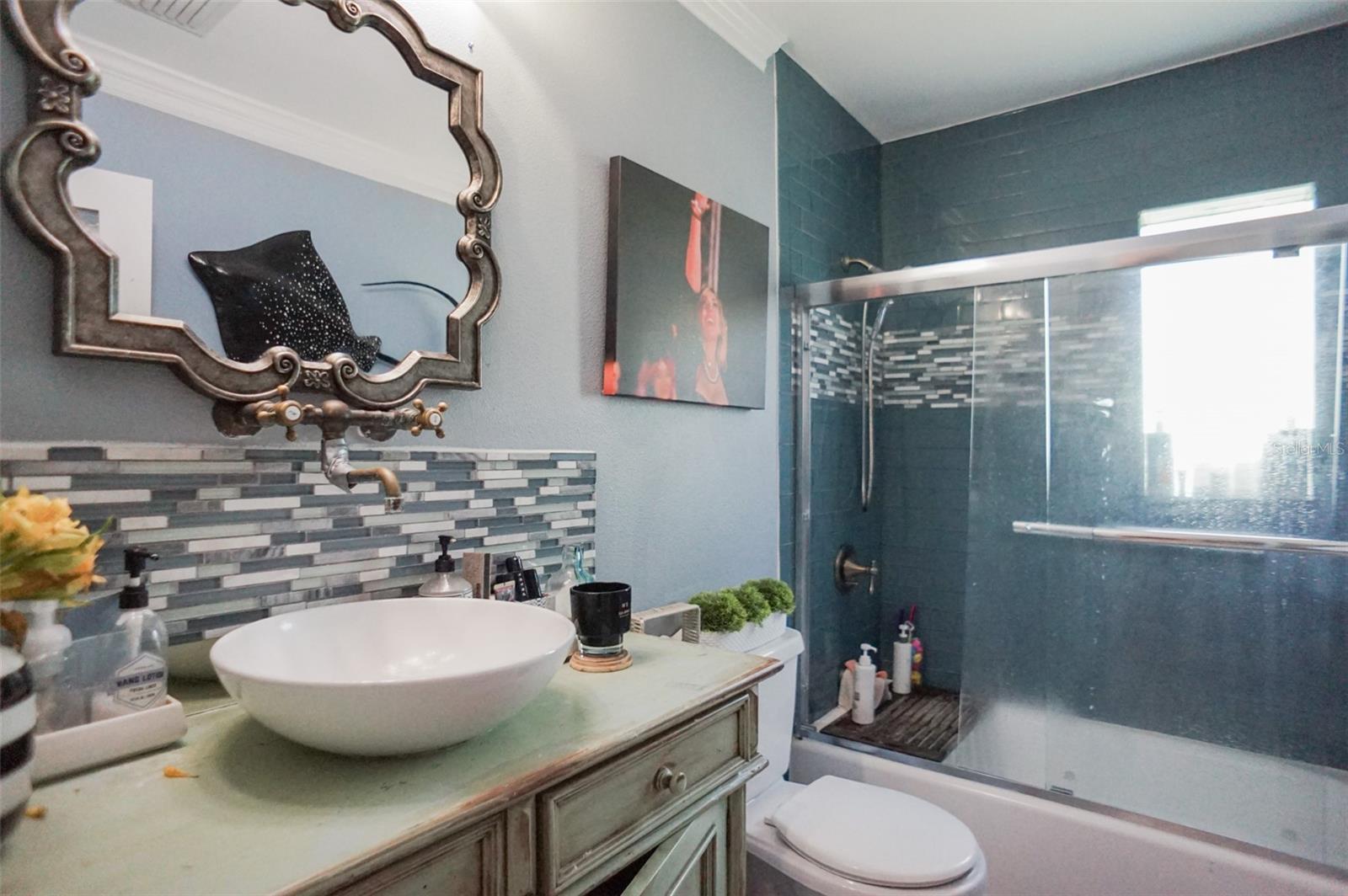 328 CARL AVE — photo 14
