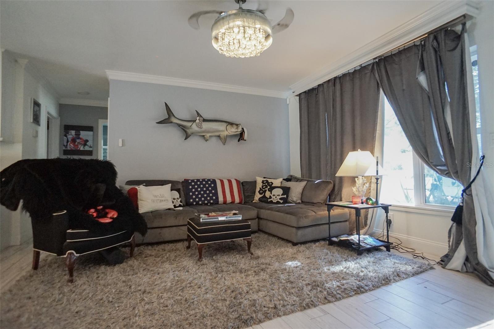 328 CARL AVE — photo 9