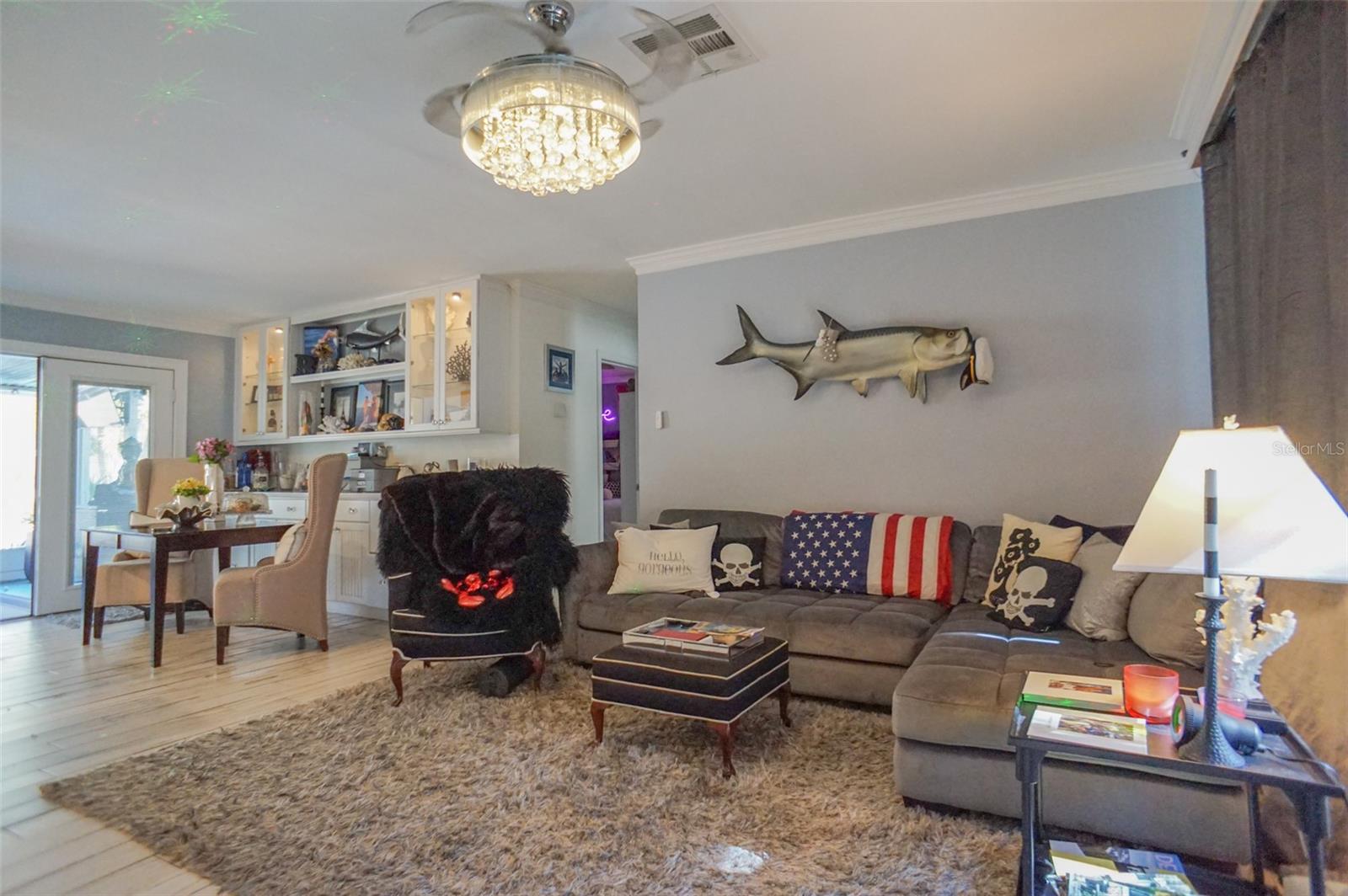 328 CARL AVE — photo 7
