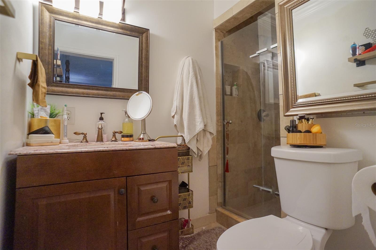 328 CARL AVE — photo 17