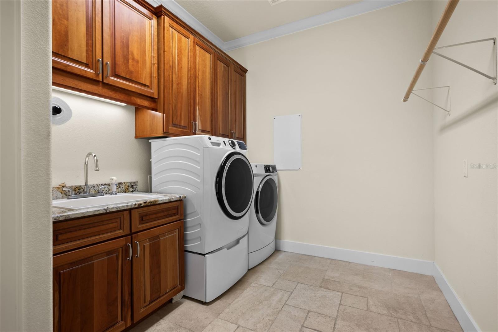 2622 GRAND LAKESIDE DR — photo 56