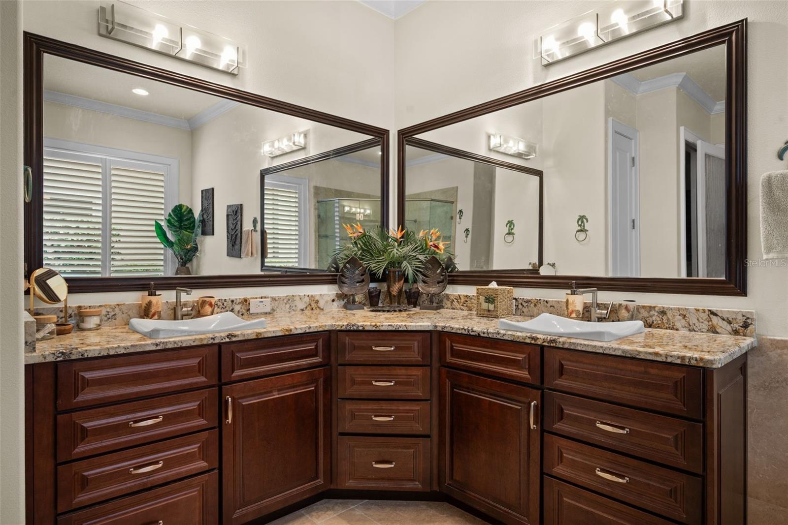 2622 GRAND LAKESIDE DR — photo 41