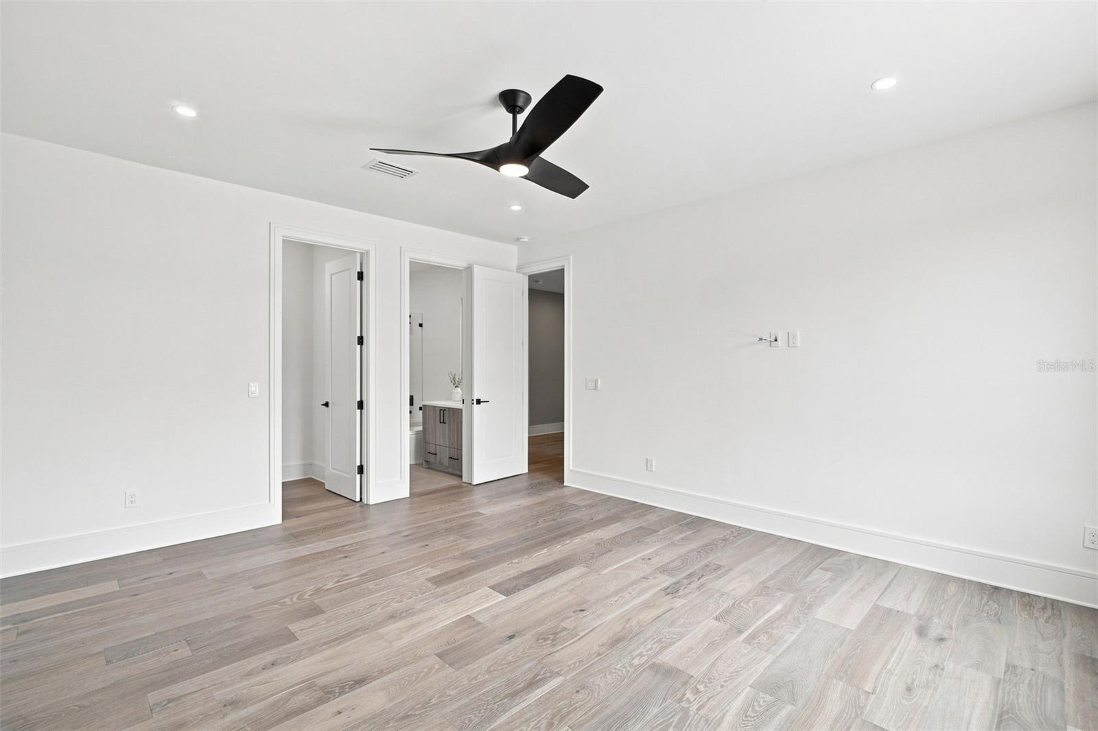 1076 SNELL ISLE BLVD NE — photo 41